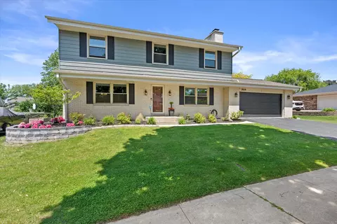 2824 Minot, Waukesha, WI 53188
