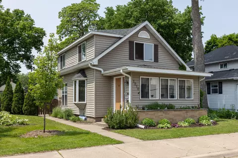1210 E La, Crosse, WI 54601