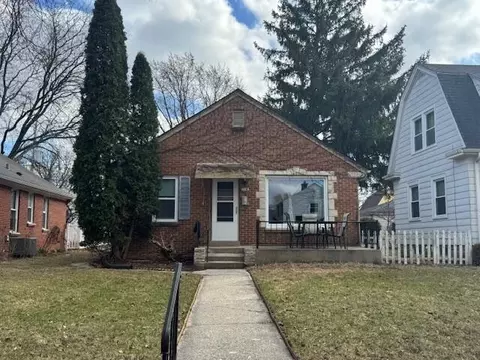 7901 W Hadley, Milwaukee, WI 53222