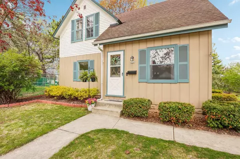 212 S S Spg, Port Washington, WI 53074