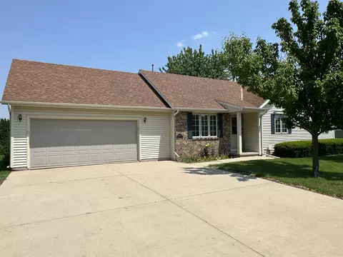 808 Briar, Watertown, WI 53094