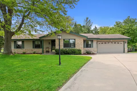 4062 S 106th, Greenfield, WI 53228