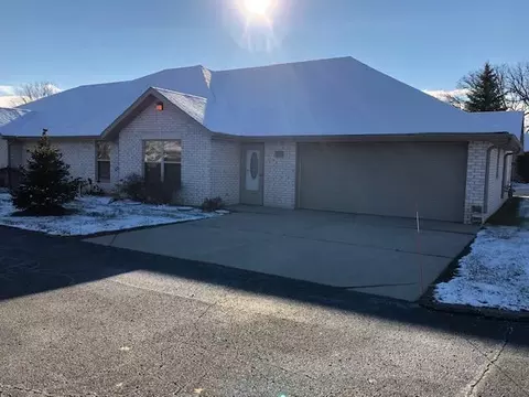 807 Dylan, Elkhorn, WI 53121
