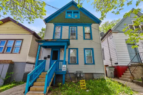 511 W Maple, Milwaukee, WI 53204