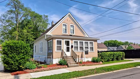1607 13th, South Milwaukee, WI 53172