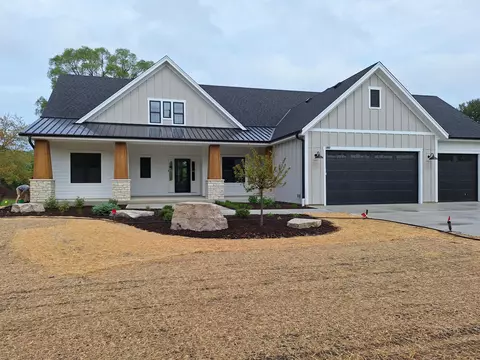 624 Green Bay, Thiensville, WI 53092