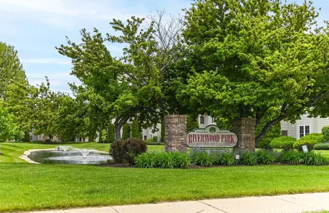 160 Westfield #H, Pewaukee, WI 53072
