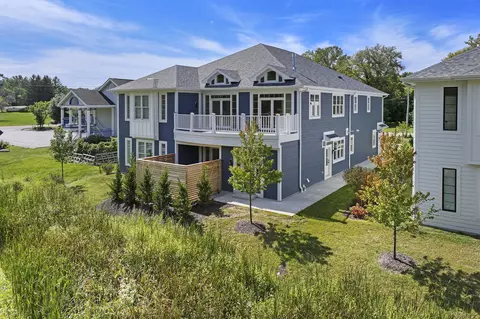 571 Mill, Fontana, WI 53125