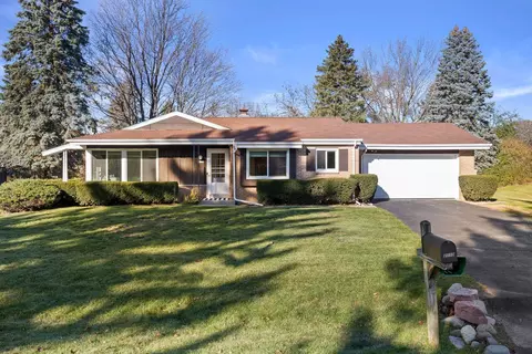 2110 W Edward, Glendale, WI 53209
