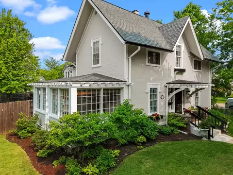 234 Warren, Lake Geneva, WI 53147
