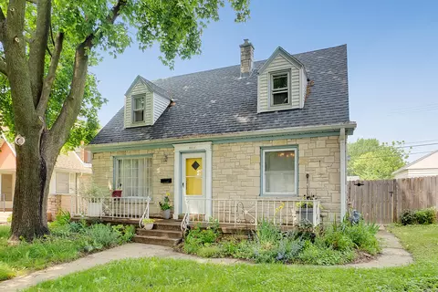 8416 W Keefe, Milwaukee, WI 53222