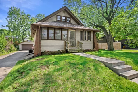 8511 W W Orch, West Allis, WI 53214