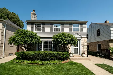 2346 N 90th, Wauwatosa, WI 53226