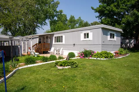 1438 Meadow, Burlington, WI 53105
