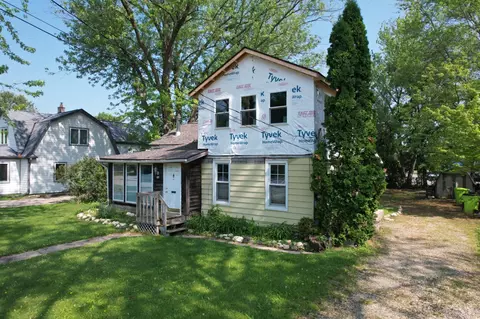 334 Lawn, Hartland, WI 53029