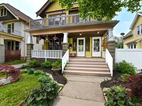 1925 E Bennett, Milwaukee, WI 53207