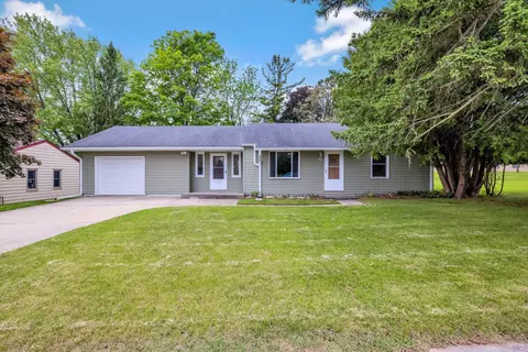 2353 Chestnut, West Bend, WI 53095