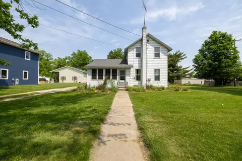 202 W Chestnut, Pardeeville, WI 53954