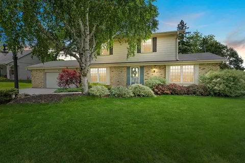 8317 S 42nd, Franklin, WI 53132