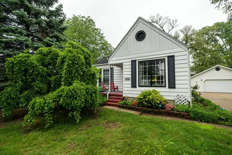 4730 N 106th, Wauwatosa, WI 53225