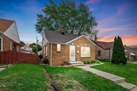3656 S 16th, Milwaukee, WI 53221