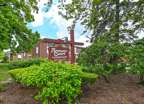 6143 W Howard #9, Greenfield, WI 53220