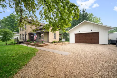 2205 Salisbury, West Bend, WI 53090