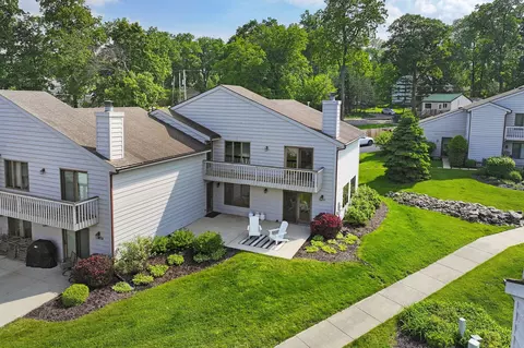 1611 Westbank, Delavan, WI 53115