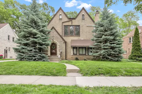 1328 Martha Washington, Wauwatosa, WI 53213