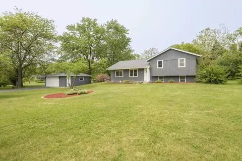 w305s8061 Ellen, Mukwonago, WI 53149