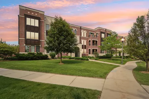 19155 Thomson #104, Brookfield, WI 53045