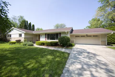 8680 N N Pt, Fox Point, WI 53217