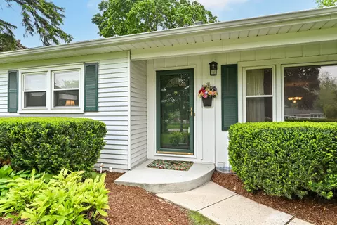 409 E Dean, Fox Point, WI 53217