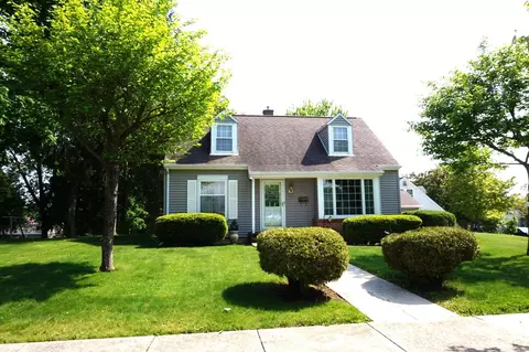 118 Summit, Port Washington, WI 53074