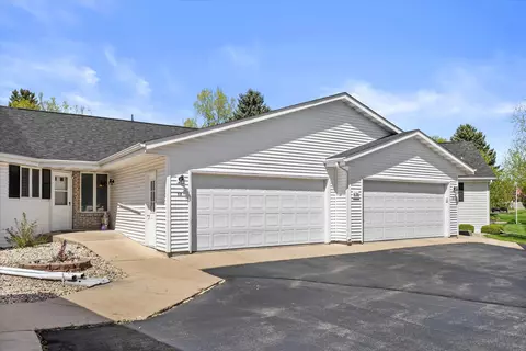 636 Westbury #12, Delavan, WI 53115