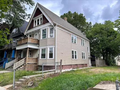 1950 N 40th #1952, Milwaukee, WI 53208