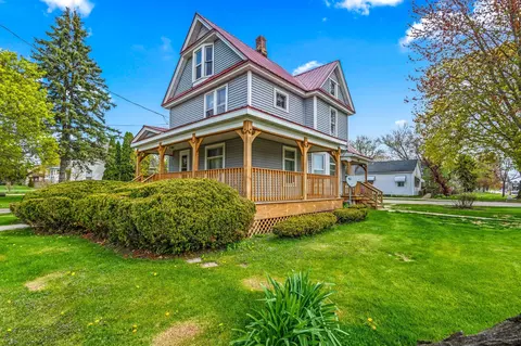 400 Kenosha, Walworth, WI 53184