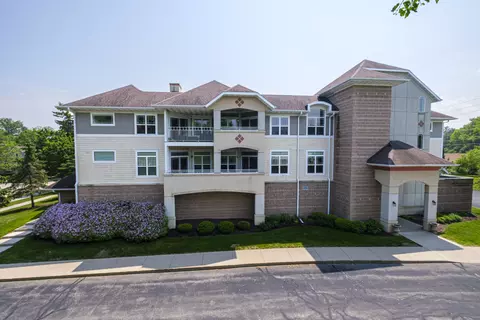 213 S Main #302, Thiensville, WI 53092
