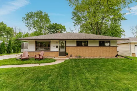 2310 W Marne, Glendale, WI 53209