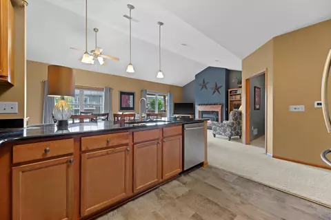 1669 New Port Vis, Grafton, WI 53024