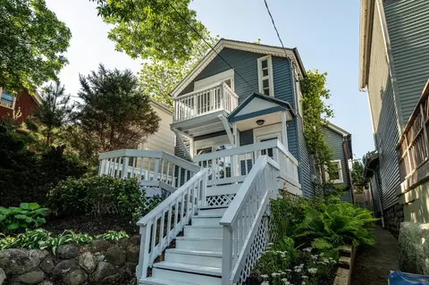 925 E Hamilton, Milwaukee, WI 53202