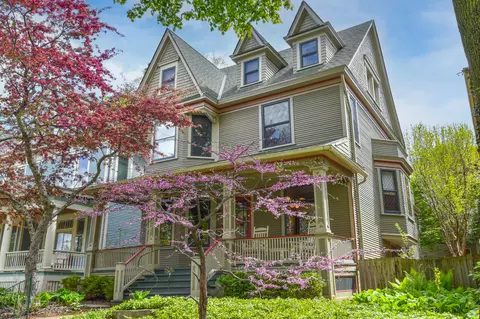 2846 N Stowell, Milwaukee, WI 53211