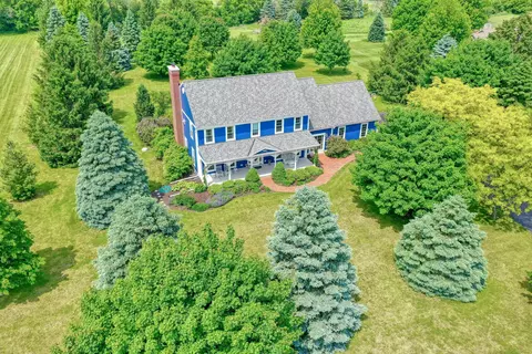 s87w34722 Nesting, Eagle, WI 53119