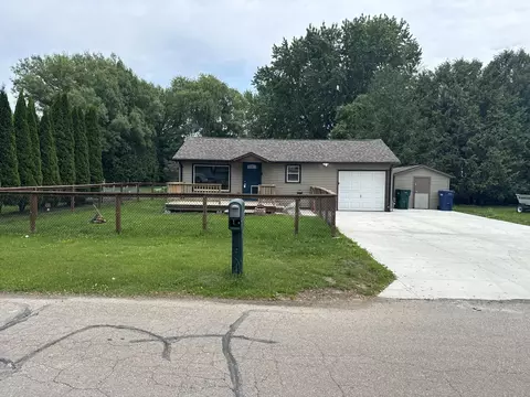 305 Milwaukee, Fremont, WI 54940