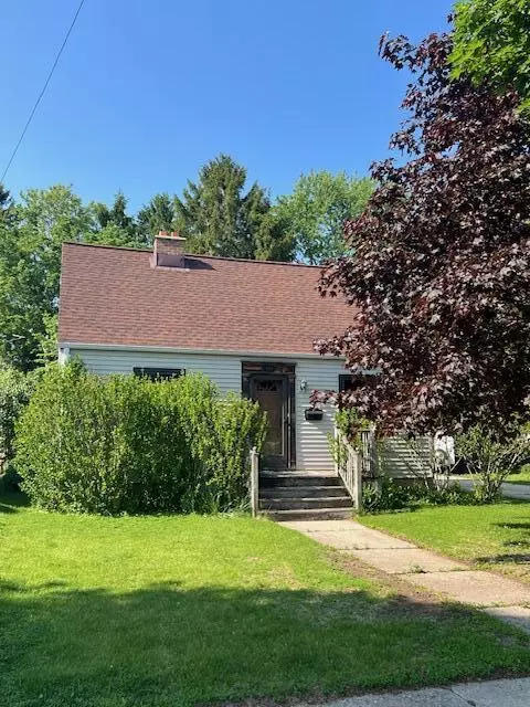 1904 Eden, Saint Francis, WI 53235