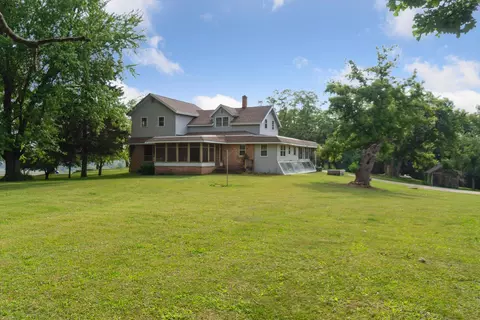 2611 South, Lyons, WI 53105