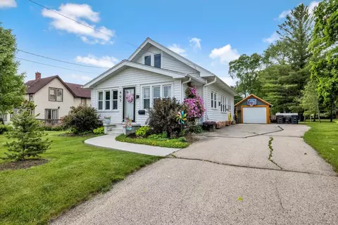 405 W Washington, Waterford, WI 53185