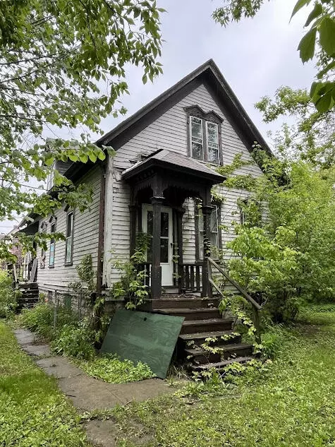 2635 N 6th, Milwaukee, WI 53212