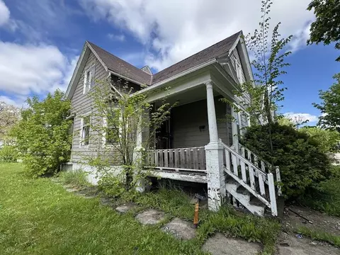 2863 N Dr William Finlayson, Milwaukee, WI 53212
