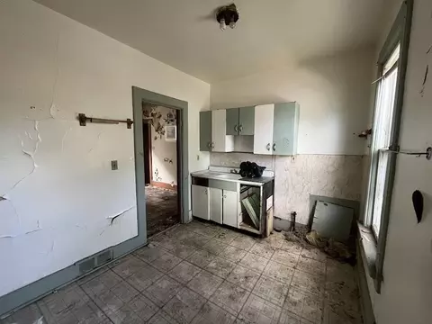 2873 N Dr William Finlayson, Milwaukee, WI 53212